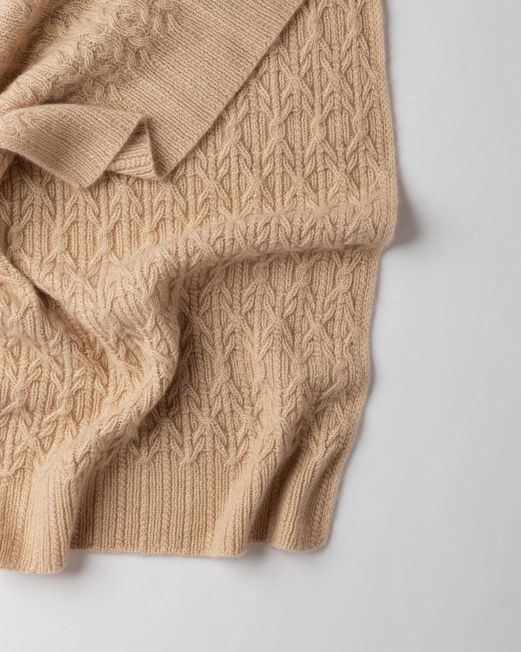 Luxe Weight Entwine Cable Cashmere Blanket