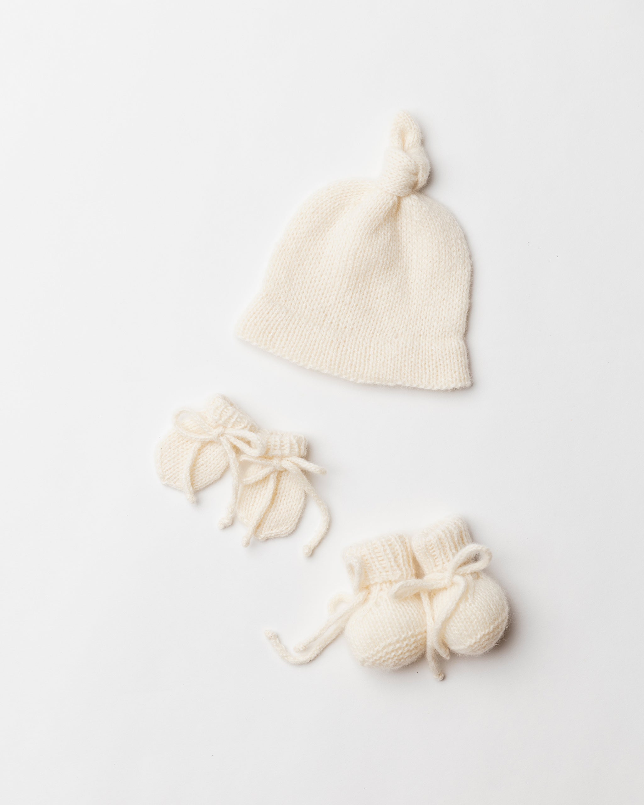 Petite Knot Cashmere hat, mittens and Booties Set